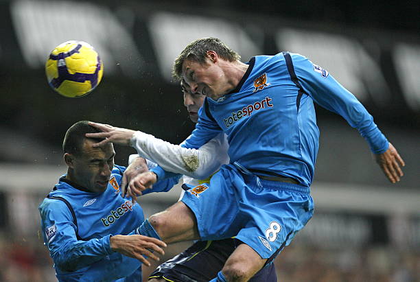 罗马诺：曼联已经联系谢什科的团队，会和沃特金斯二选一.